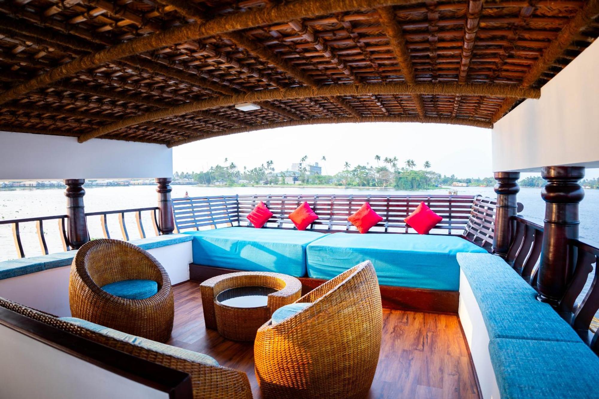 فندق Why Not Houseboat Alappuzha المظهر الخارجي الصورة